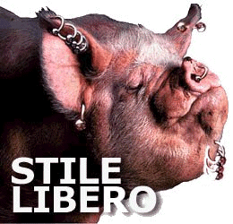 maiale con il piercing